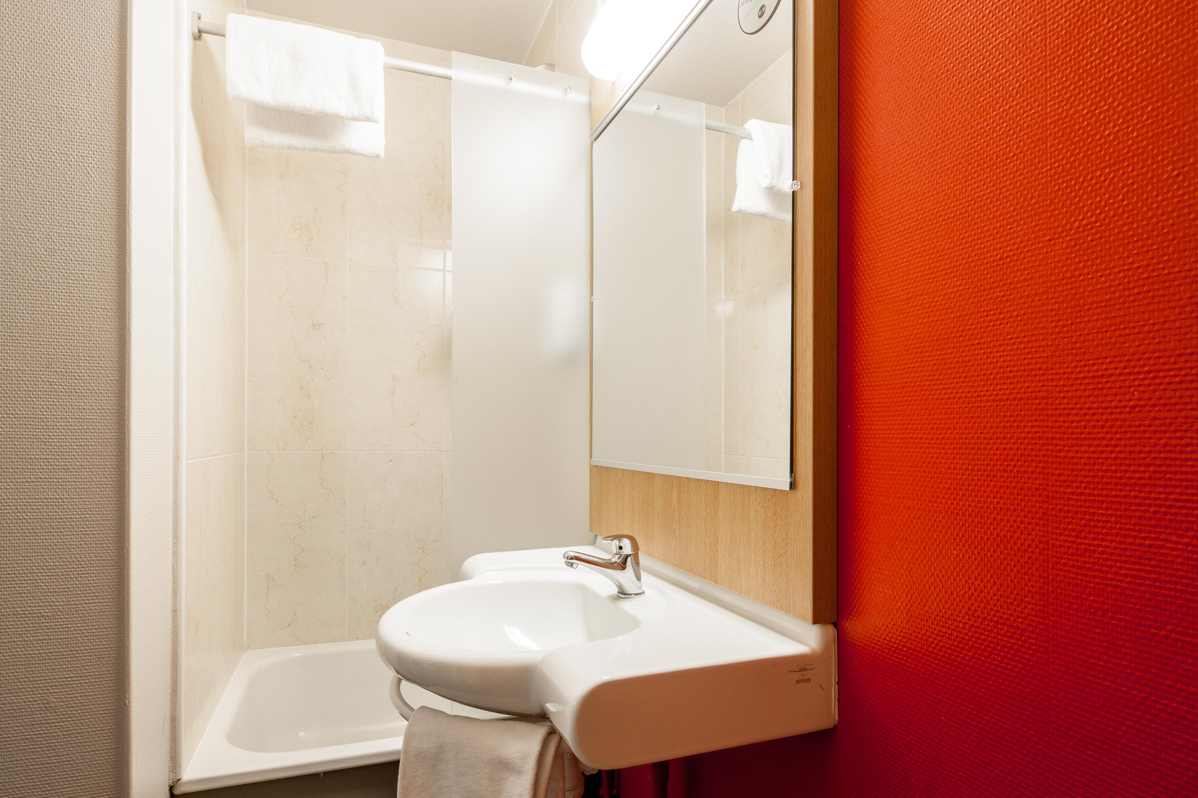 B&B Hotel Louveciennes Le Port-Marly Εξωτερικό φωτογραφία